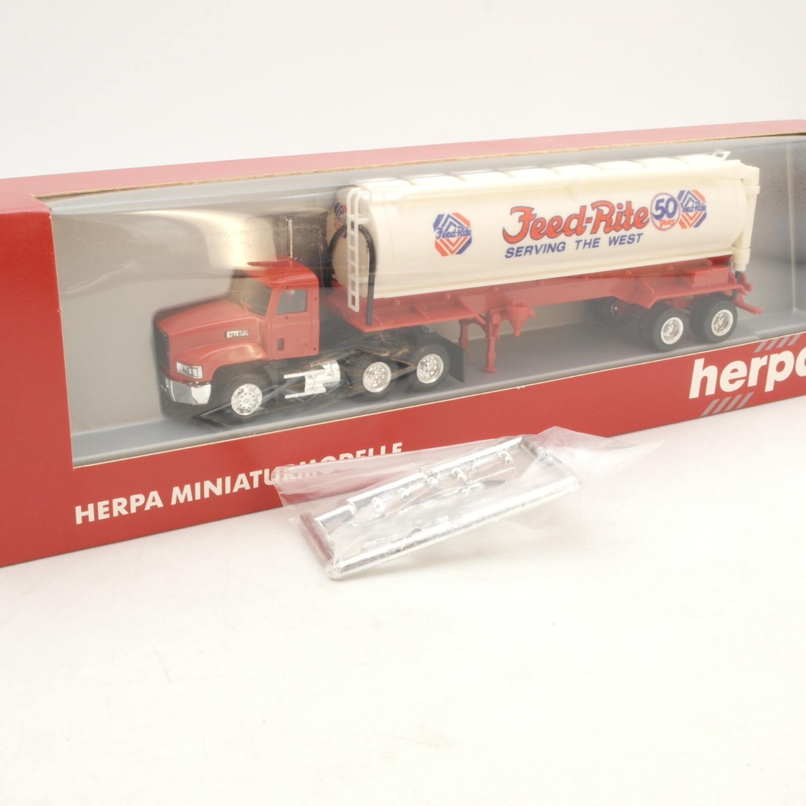 Herpa 1:87 141048 Mack Sattelzug Feed Rite Serving The West in OVP RG5744 – Bild 4
