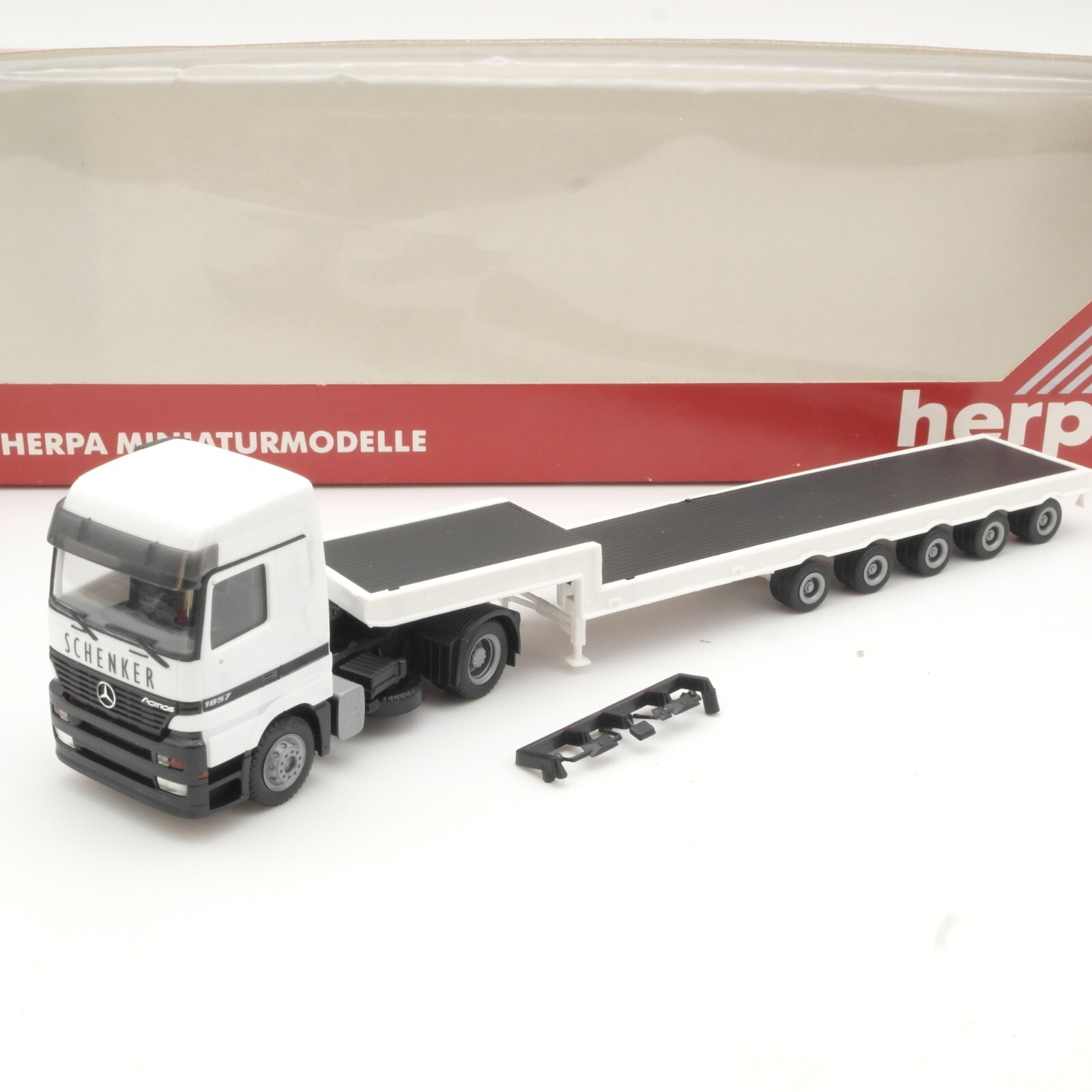 Herpa 1:87 187718 MB Actros Schenker Tiefladesattelzug in OVP QR7682