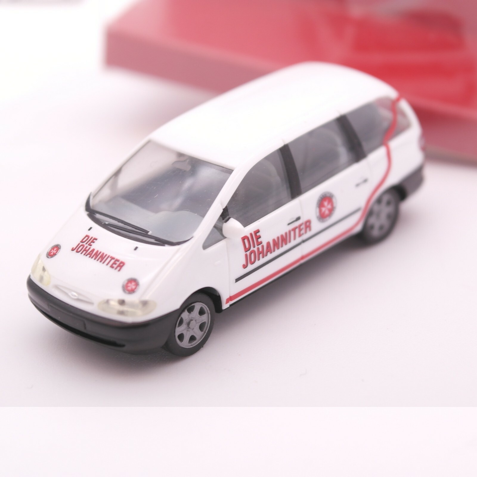 Herpa 1:87 Ford Galaxy "Die Johanniter" in EVP RT2300