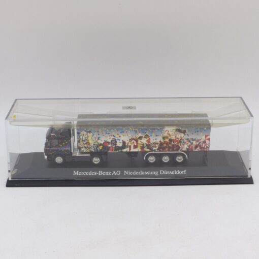 Herpa 1:87 Mercedes SK Sattelzug Niederlassung Düsseldorf, in PC-Box EB8637 – Bild 4