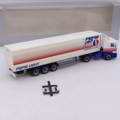 Herpa 1:87 Nr.: 185684 MAN F2000 Sattelzug PEPSI LIGHT, in EVP EB7506 – Bild 3