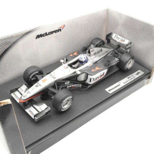 Hot Wheels 1:18 McLaren MP4/16 David Coulthard 2001 Formel 1 in VP QR4202 – Bild 3