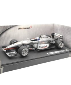 Hot Wheels 1:18 McLaren MP4/16 David Coulthard 2001 Formel 1 in VP QR4202
