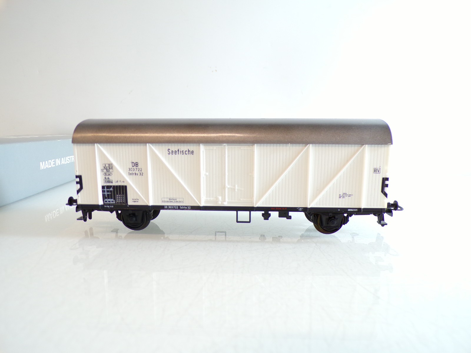 Klein Modellbahn H0 3207 Seefischtransporter der DB in OVP BH1141 – Bild 3