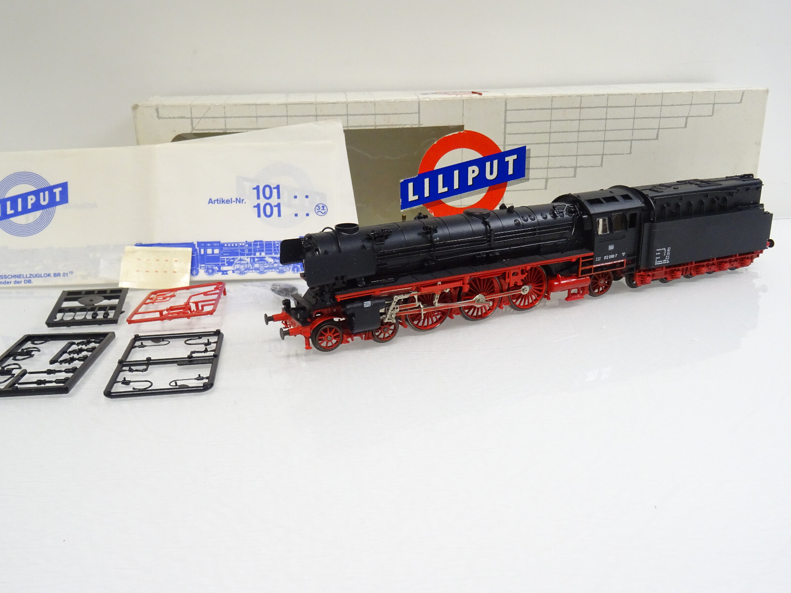 Liliput H0 10188 3-Leiter-Gleichstrom Dampflok BR 012 066-7 der DB in OVP LE589
