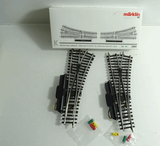 Märklin H0 2263K-Gleis Elekt. Weiche rechts 2St. siehe Foto in OVP CK8176
