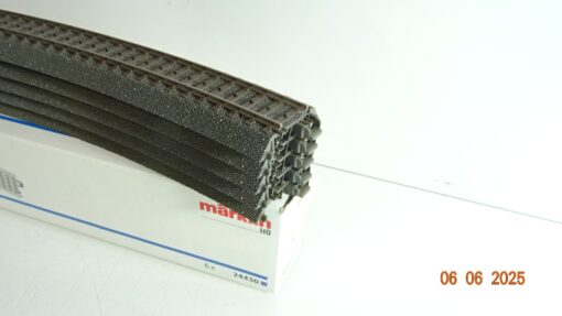 Märklin H0 24430 gebogenes Gleis R4=579,5 mm30° 5 Stück siehe Foto in OVP CK8709 – Bild 4