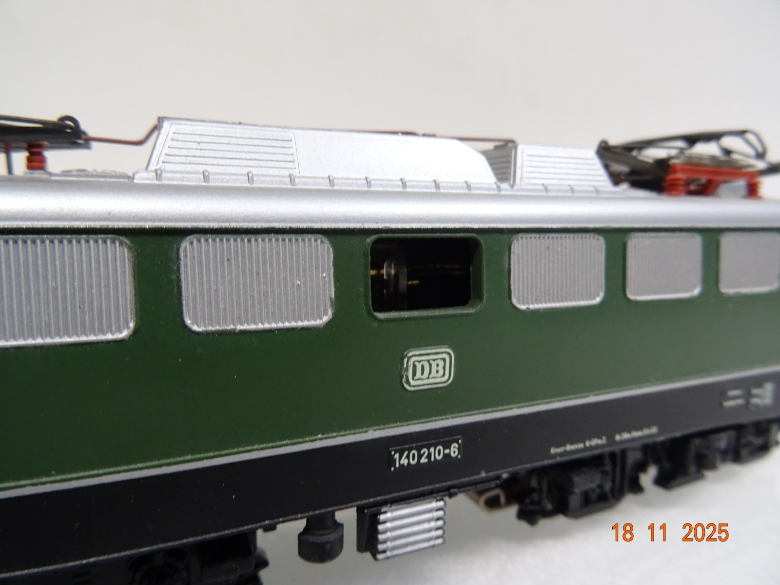 Märklin H0 3040 E-Lok BR 140 210-6 der DB JL4656 o. – Bild 3