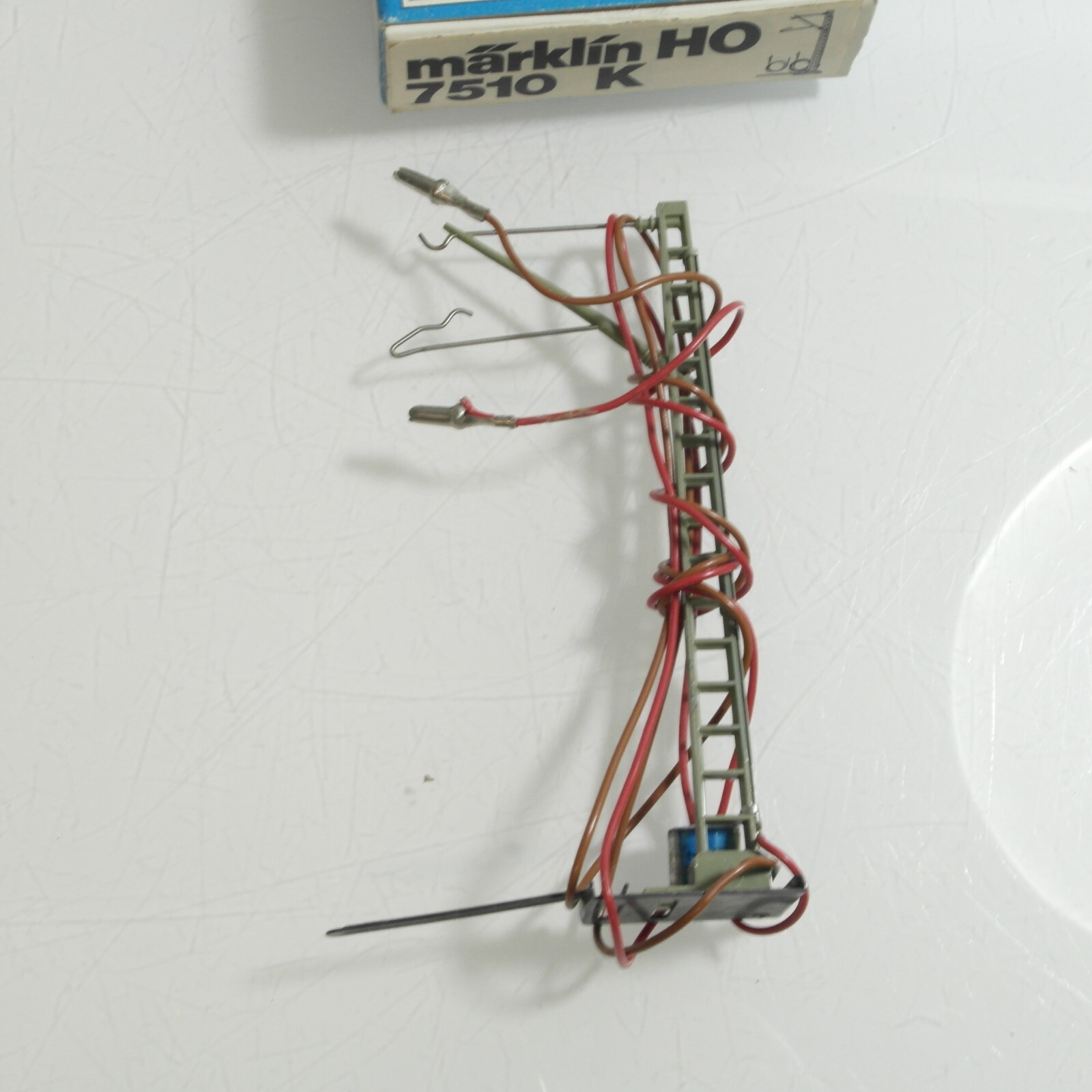Märklin H0 7510 K Oberleitungs-Anschlussmast in OVP RG8945 – Bild 3