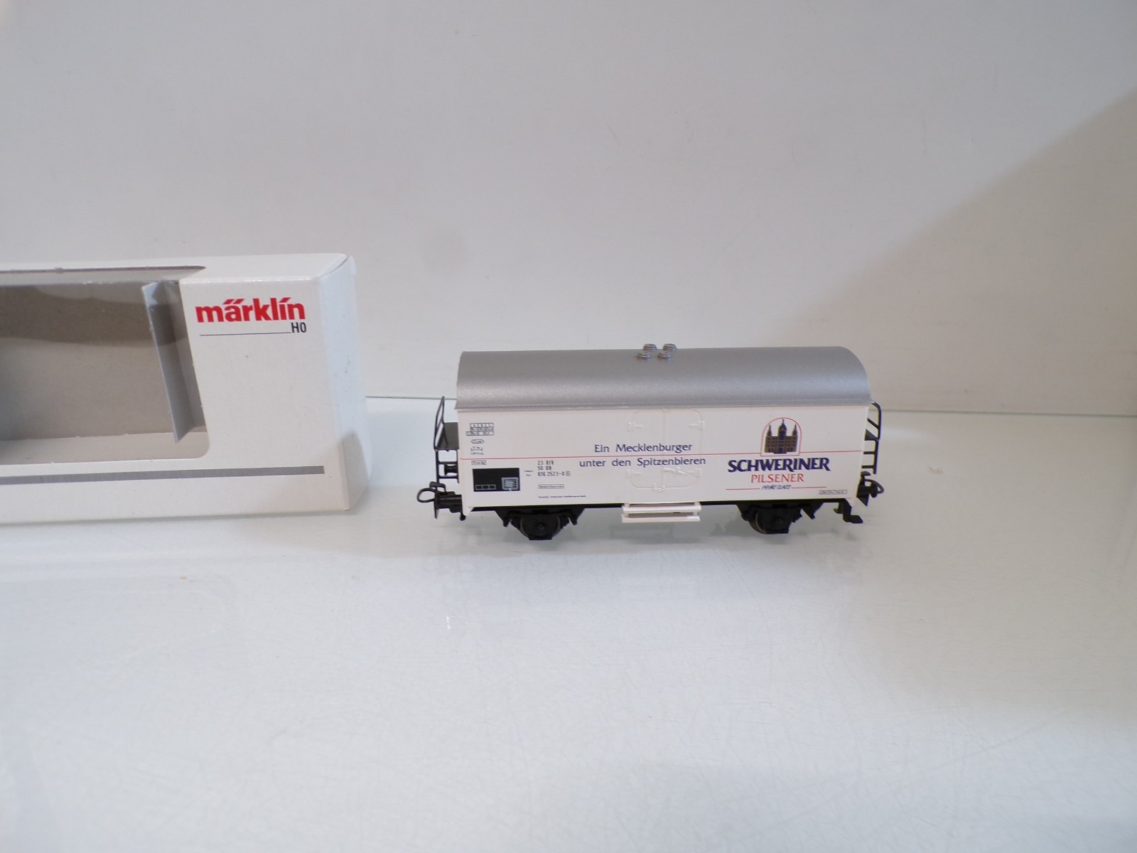 Märklin H0 Kühlwagen Schweriner Pilsener der DB in OVP HS190