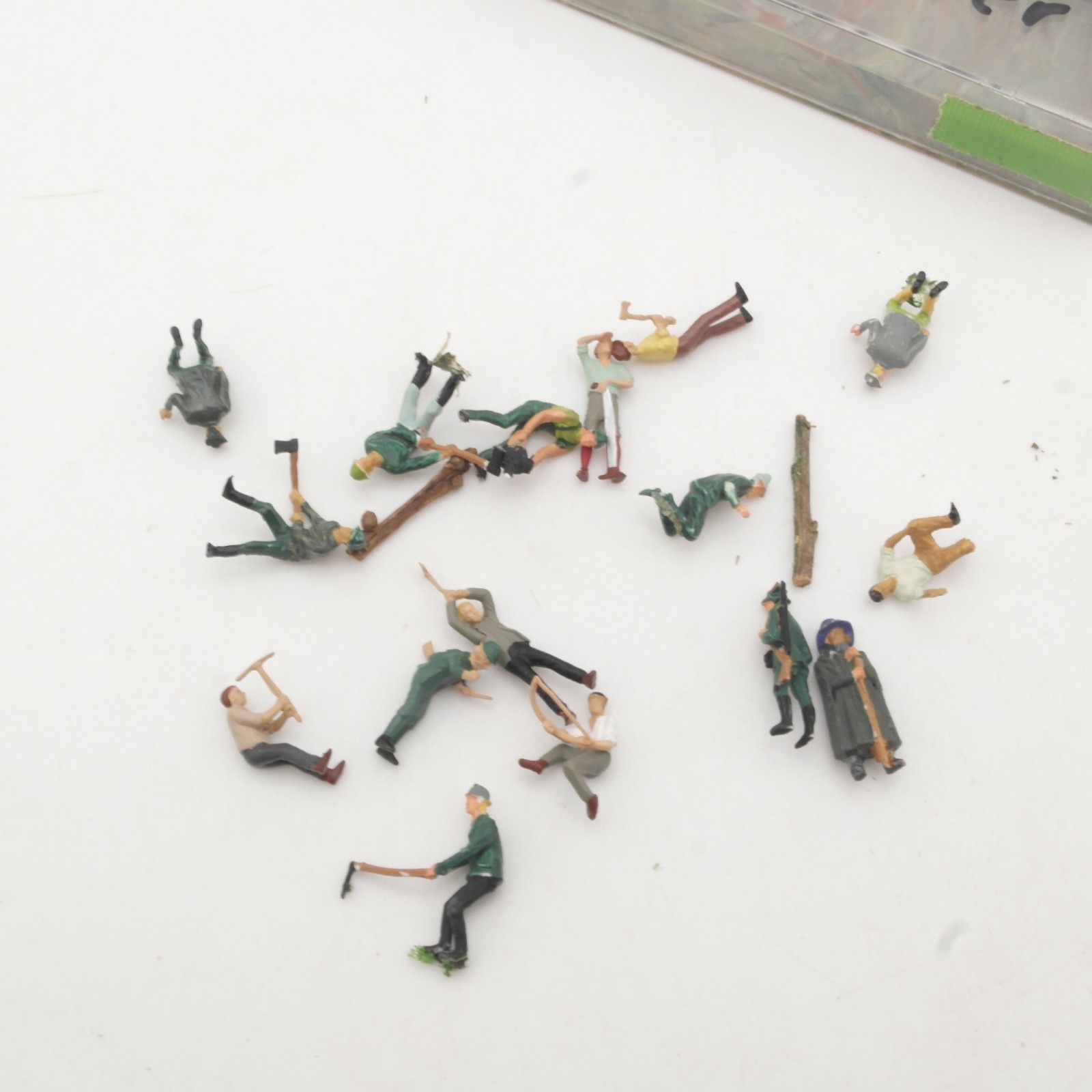 Merten? H0 Set Figuren Arbeiter im Wald in EVP RR5568