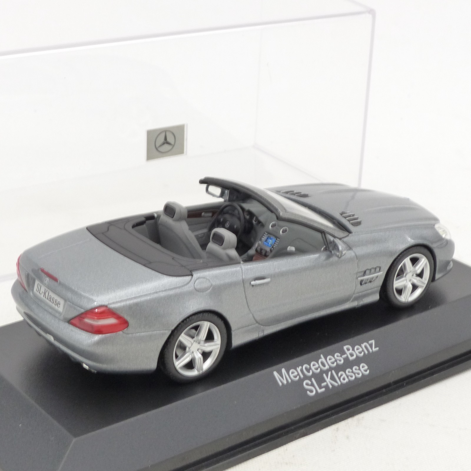Minichamps 1:43 B66962392 Mercedes Benz SL-Klasse metallic in PC-Box EX7973 – Bild 3