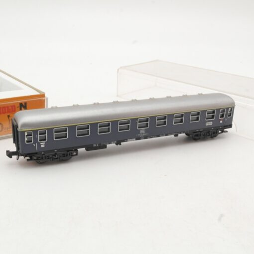 Minitrix N 3009 Schnellzugwagen 1. Klasse der DB, siehe Foto in EVP QR9975 – Bild 3