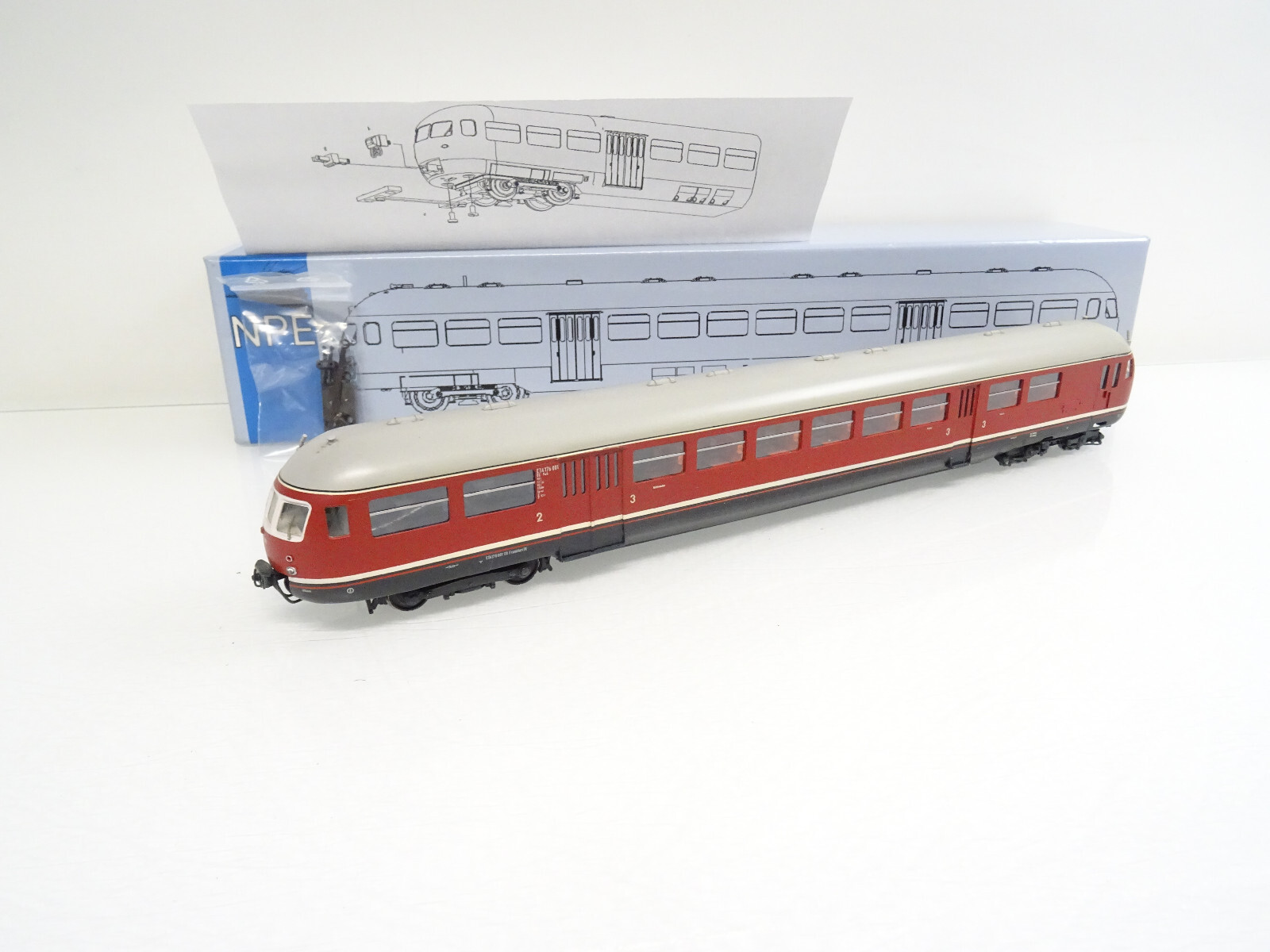 NPE H0 Triebwagen ETA 176 001 der DB mit Antrieb in EVP LE2548
