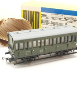 Piko H0 Personenwagen 530-303 der DR in EVP RG9682
