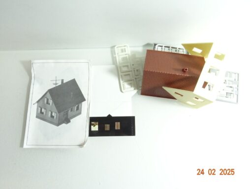 Plastoy H0 Bausatz Einfamilienhaus siehe Foto CK6254 o. – Bild 3