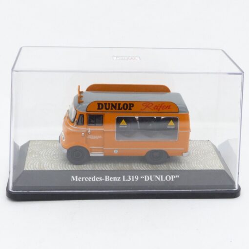 PremiumClassiXXs 1:43 Nr.: 006800 MB L319 DUNLOP Reifen, in PC-Box EX455 – Bild 4
