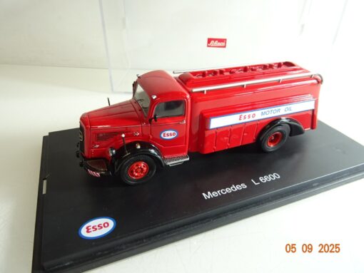 Schuco 1:43 Mercedes L 6600 Tankwagen Esso Oil in PC Box RR3253