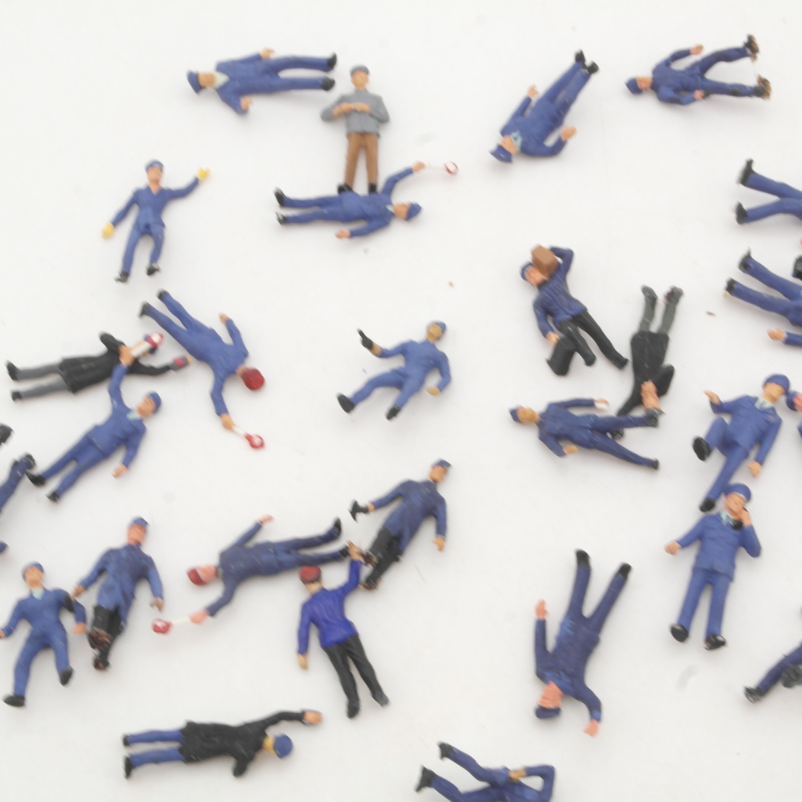 Spur H0 Set Figuren Bahnpersonal, siehe Foto in EVP RR5562 – Bild 3