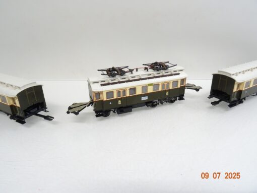 Trix H0 22491 Triebzug 3tlg. ET 831 der K.P.E.V. JL1293 o. – Bild 4