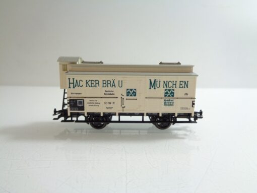 Trix H0 23592 Güterwagen mit Bremserhaus Hackerbräu München der DR in OVP F535 – Bild 3