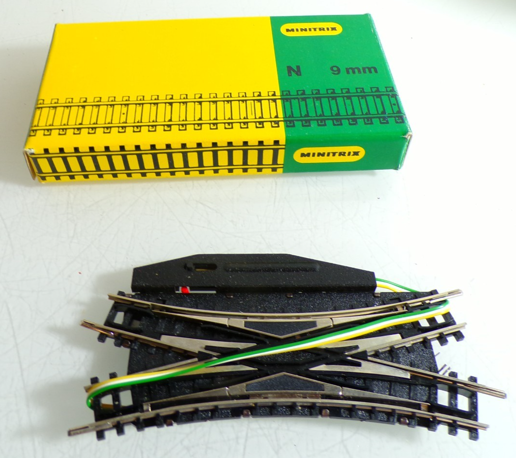 Trix Spur N 4968 Doppelkreuzungsweiche mit Antrieb siehe Foto in OVP PK2532