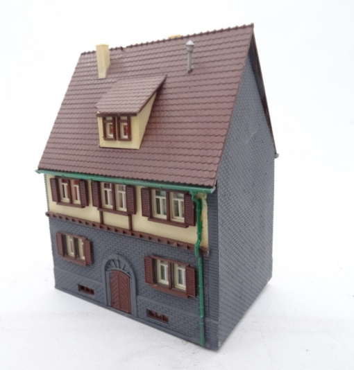 Vollmer H0 54440, Wohn-u. Geschäftshaus aus Anlagerückbau, s. Bilder QR9863 o. – Bild 3