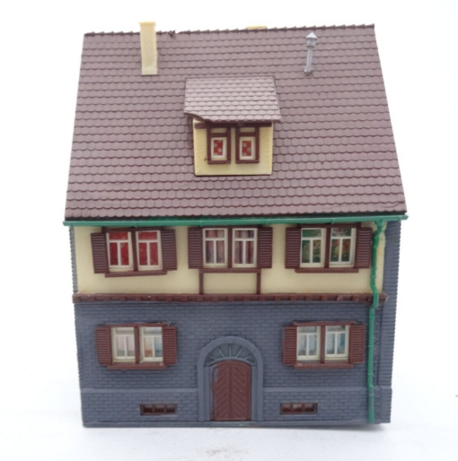 Vollmer H0 54440, Wohn-u. Geschäftshaus aus Anlagerückbau, s. Bilder QR9863 o.