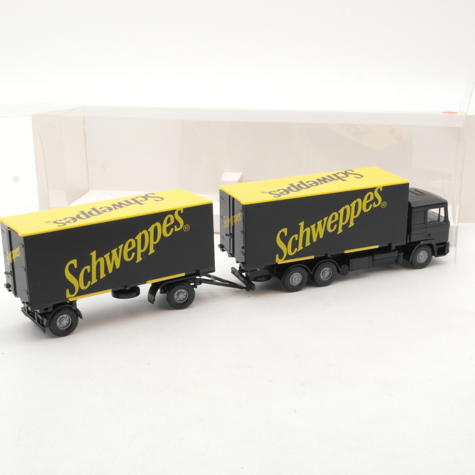 Wiking 1:87 573 03 36 MAN Wechselkofferlastzug Schweppes in OVP RA8021 – Bild 3