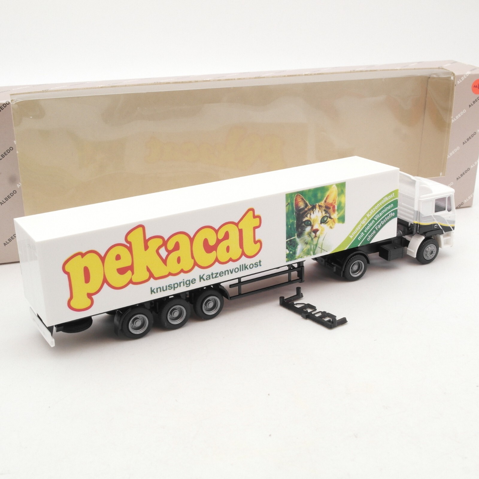 Albedo 1:87 800015 MAN F2000 pekacat Koffer Sattelzug in OVP RA7742 – Bild 3