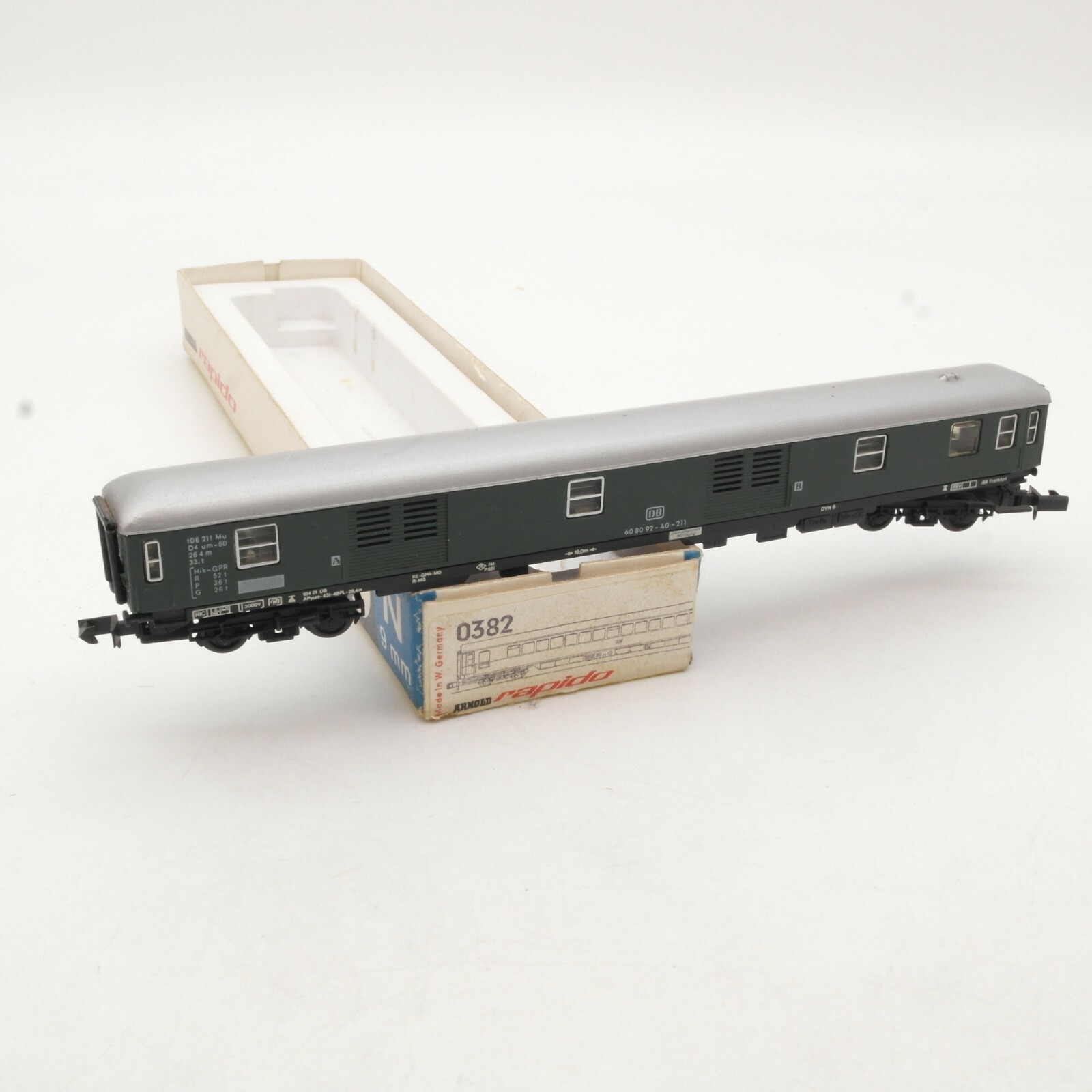 Arnold N Packwagen 60 80 92 - 40 - 211 der DB in EVP RA5672