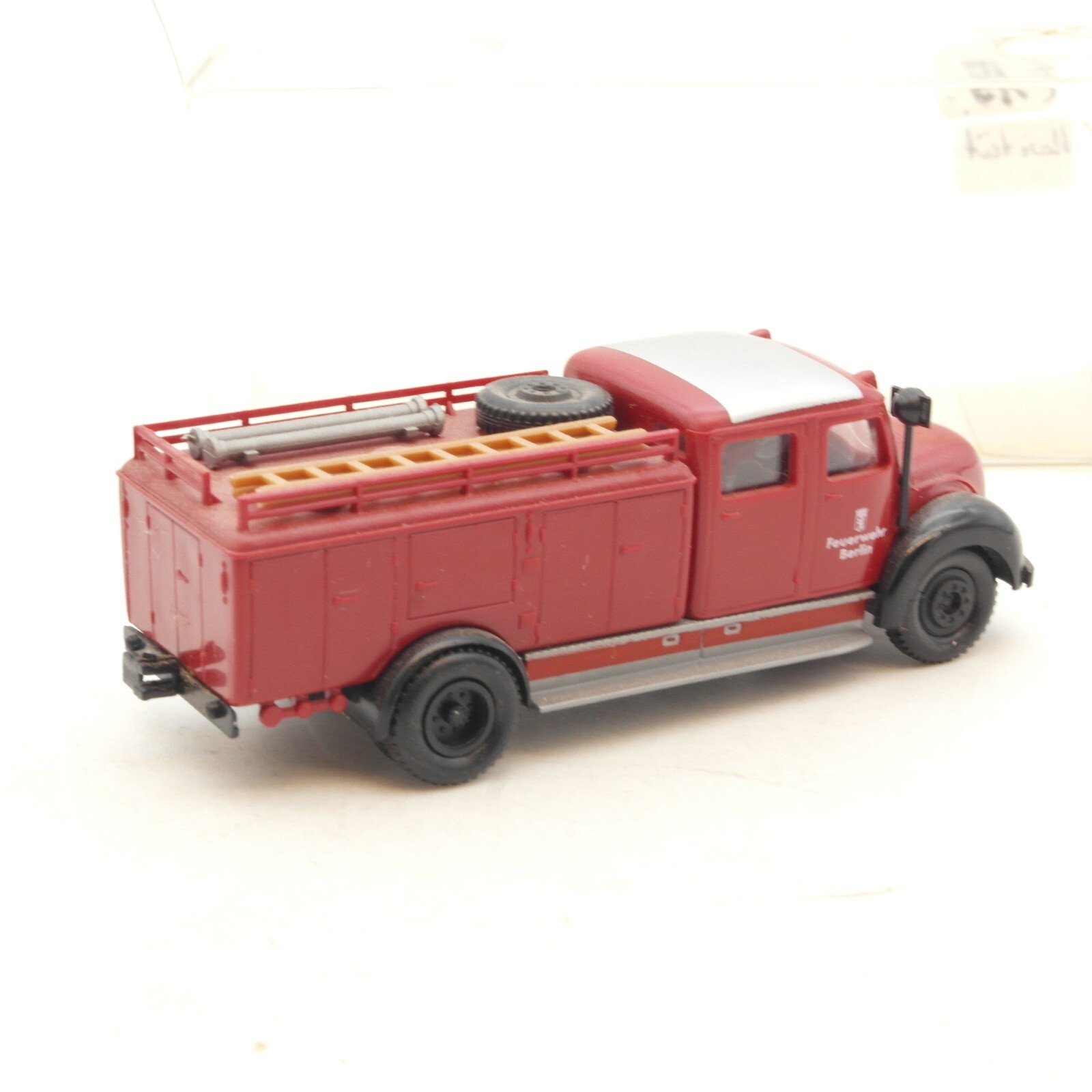 Brekina 1:87 Magirus Mercur TLF 16-3 Feuerwehr Berlin in EVP RG875 – Bild 3