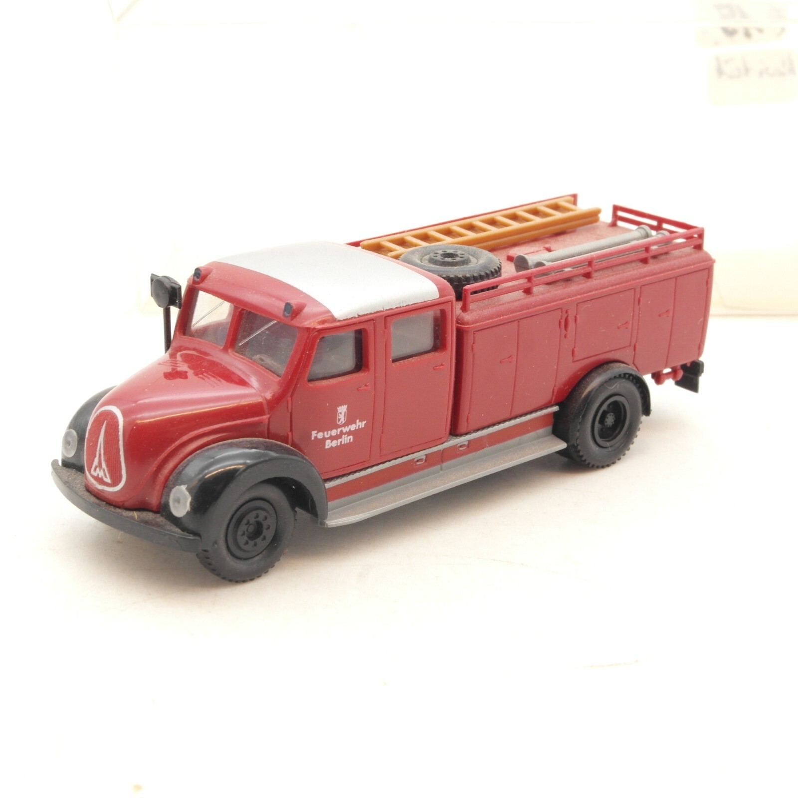 Brekina 1:87 Magirus Mercur TLF 16-3 Feuerwehr Berlin in EVP RG875