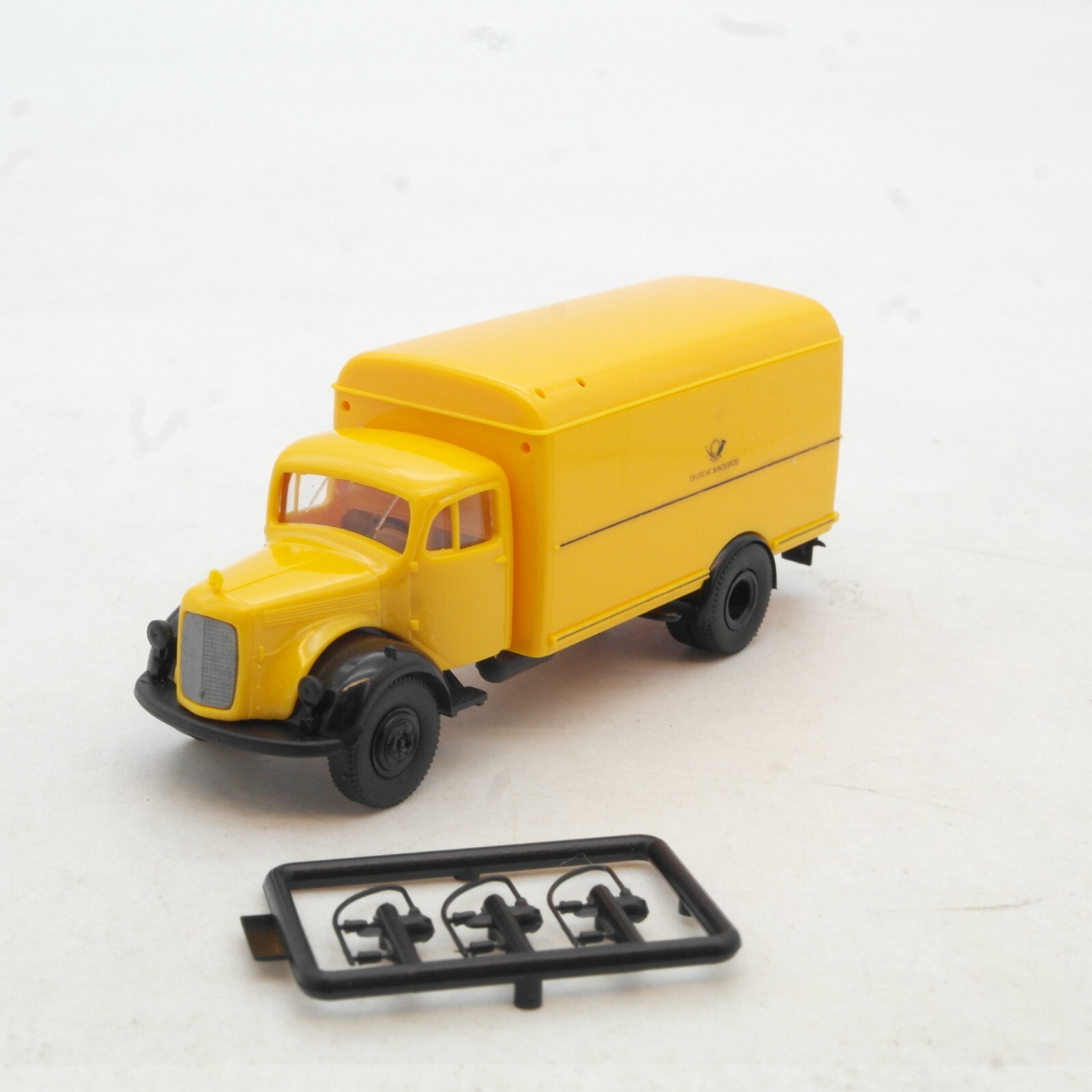 Brekina 1:87 Mercedes MB L 311 Koffer LKW Post in EVP RG1890 – Bild 4