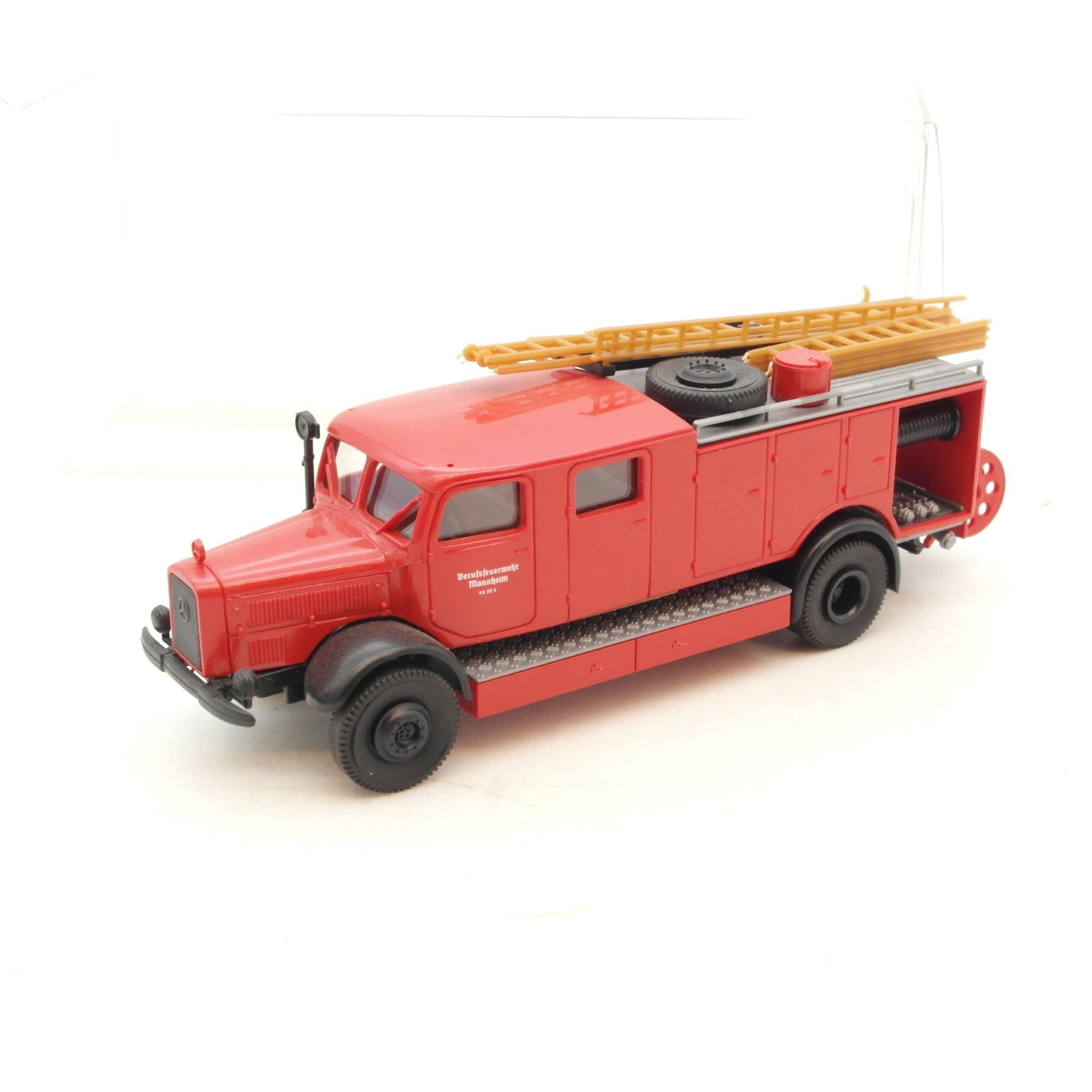 Brekina 1:87 Mercedes MB L 4500 S LF25 Feuerwehr in EVP RG33