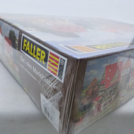 Faller H0 Bausatz Set Am Marktplatz mit 5 Gebäuden in ungeöffneter OVP EX7412 – Bild 4