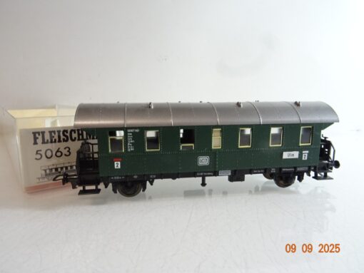 Fleischmann H0 5063 Personenwagen 2. Klasse Ulm der DB in OVP RR3462
