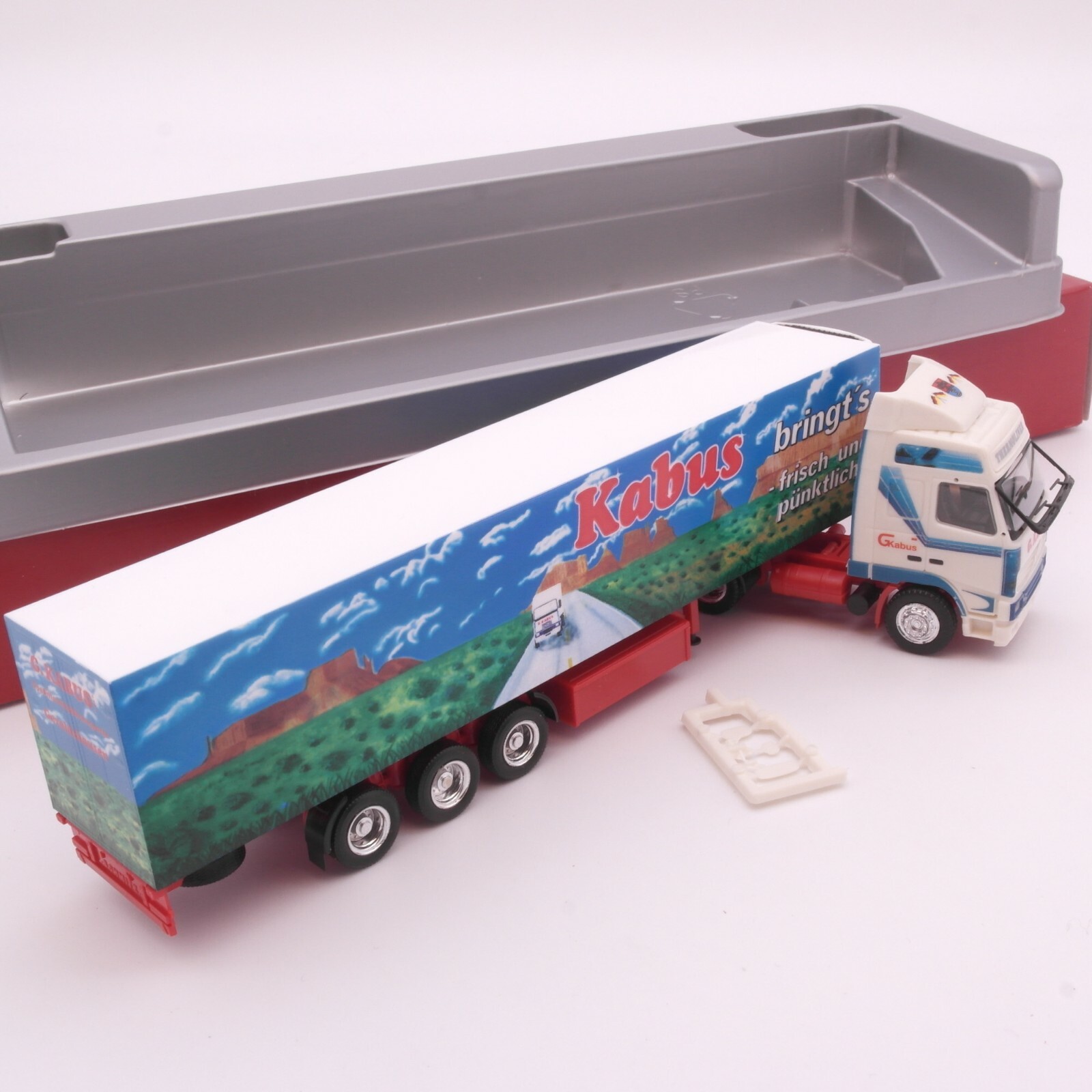 Herpa 1:87 185967 Volvo Kühlkoffersattelzug Kabus in OVP RT2519