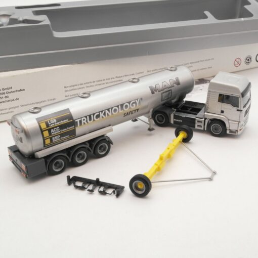 Herpa 1:87 MAN Tanksattelzug MAN Trucknology Safety in OVP RI1309 – Bild 3