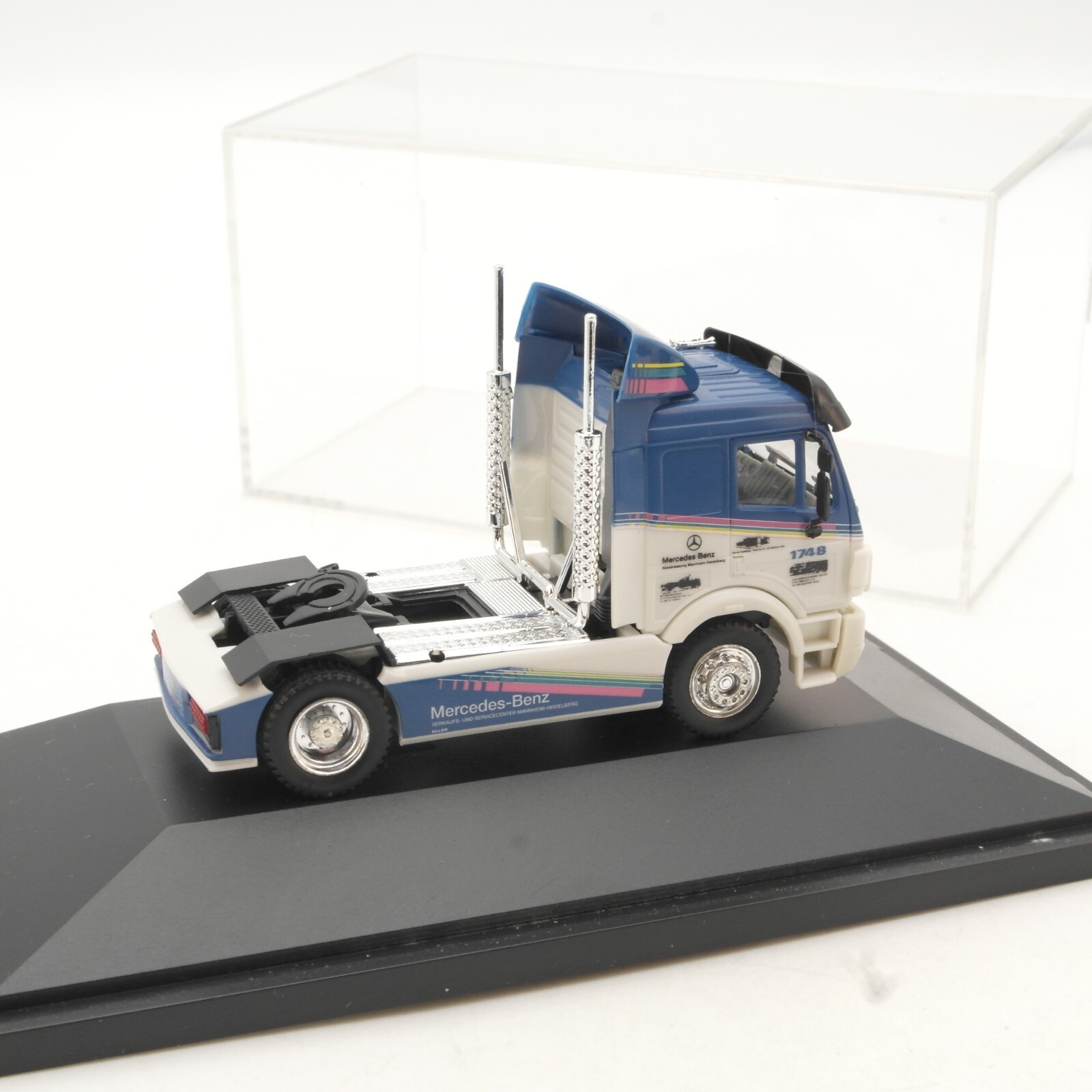 Herpa 1:87 Mercedes Benz Zugmaschine Version 3 in PC Box QR1346 – Bild 3