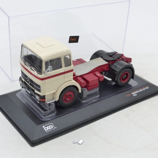 IXO Models 1:43 TR039 Mercedes Benz LPS 1632 1970 Zugmaschine in PC-Box EX6688