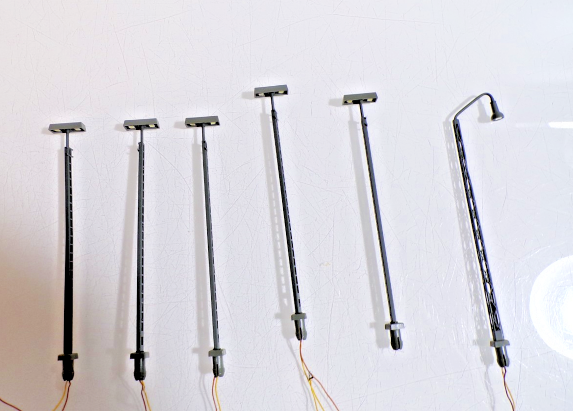 Konvolut Viessmann H0 Gittermastleuchte mit Kontaktsteckfuß 6St. s.Foto PK3056 o