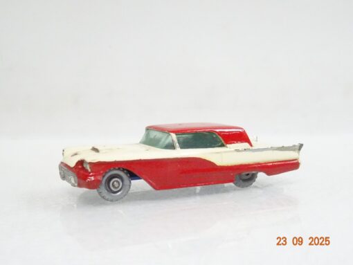 Lesney Made in England No.75 DieCast Ford Thunderbird JL3143 o.