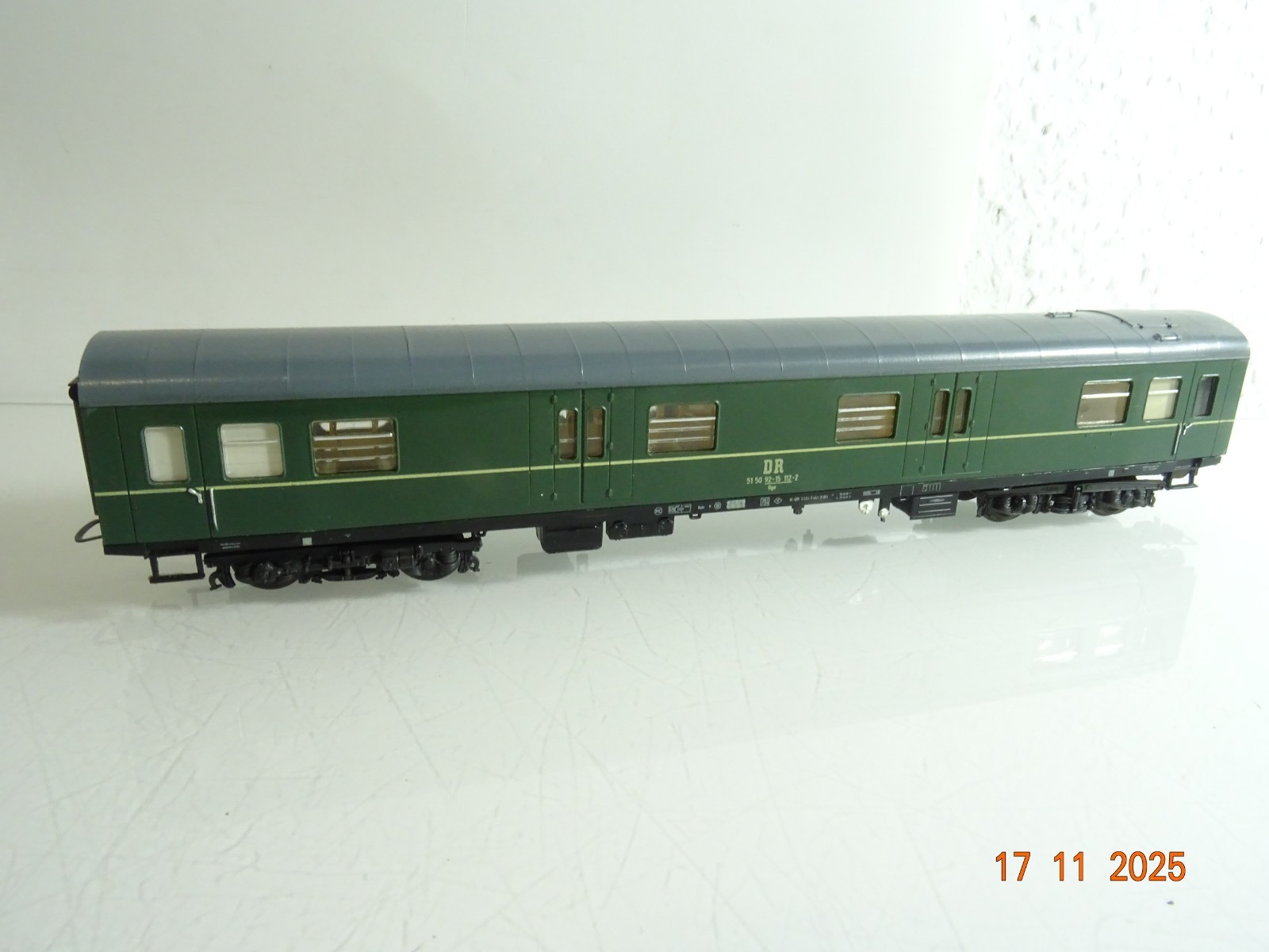 Lima H0 Gepäckwagen 51 50 92-15 112-2 mit Licht der DR RR4649 o. – Bild 3