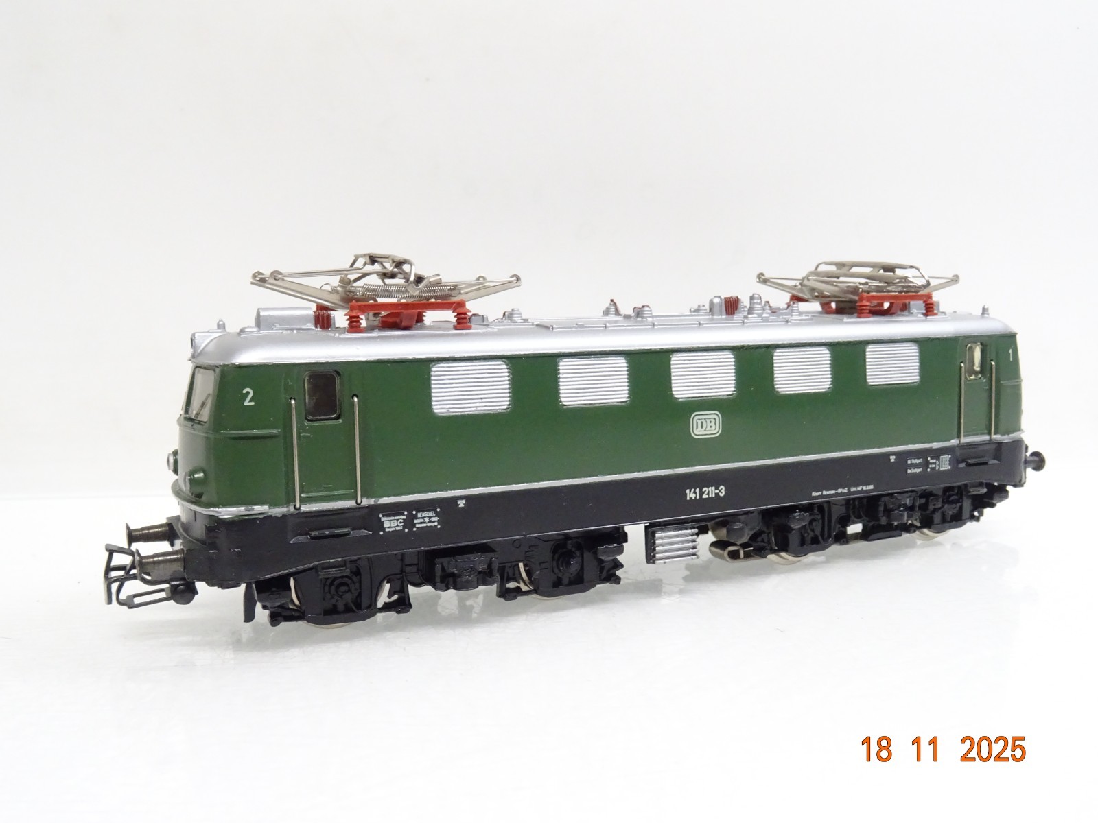 Märklin H0 3037 E-Lok BR 140 211-3 der DB JL4657 o.