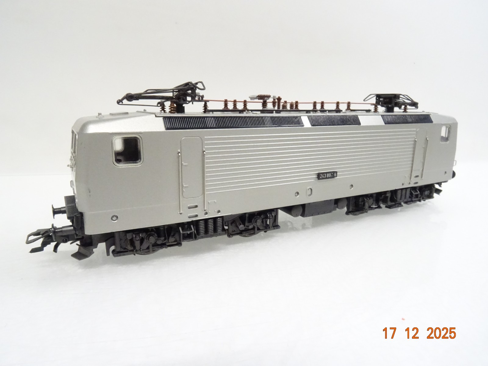 Märklin H0 3444 E-Lok BR 243 897-6 der DR silber Digital-Umbau in OVP JL5163 – Bild 3