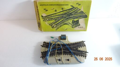 Märklin H0 5126 Doppelte Kreuzungsw. durchgehender Mittelleiter in OVP CK9046