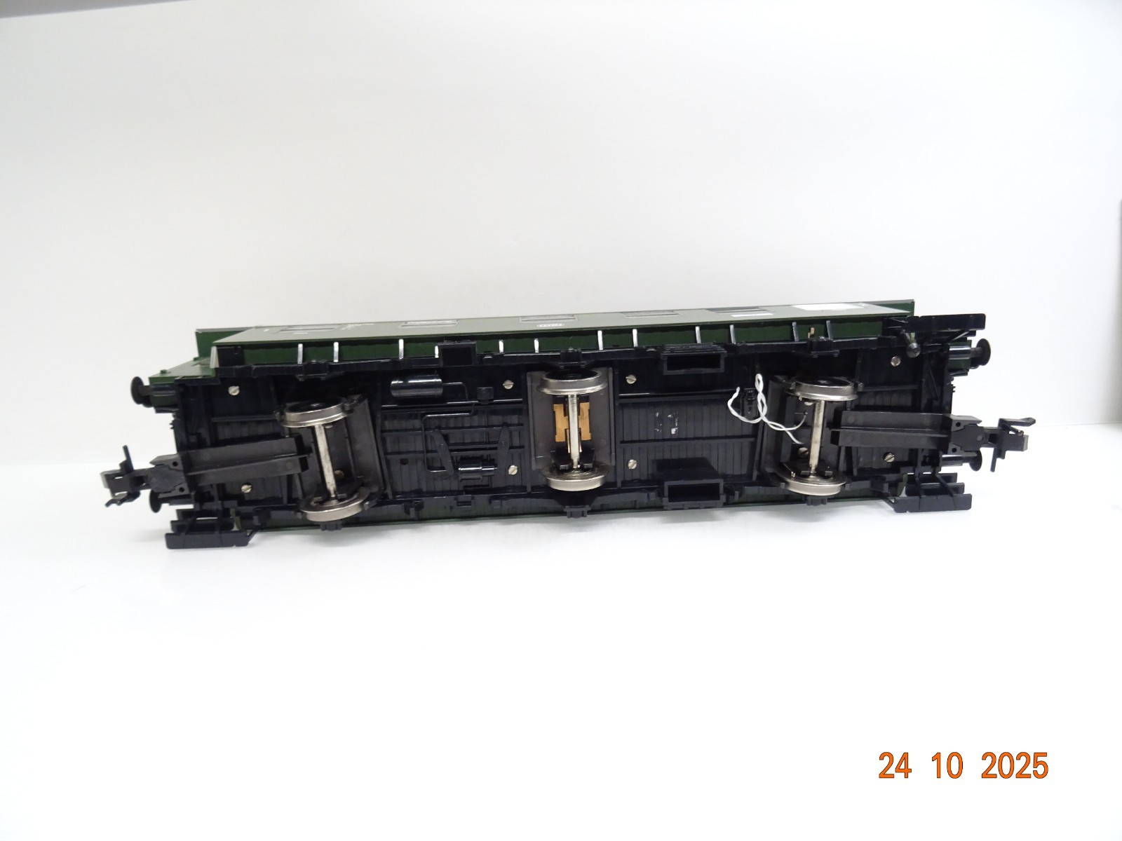 Märklin H0 5810 Umbauwagen 3-achs. 1./2.Kl. der DB 37 541 Reg JL3839 o. – Bild 5