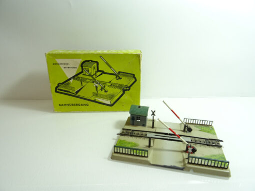Märklin H0 7054 Mechanischer Bahnübergang siehe Foto in OVP CK612