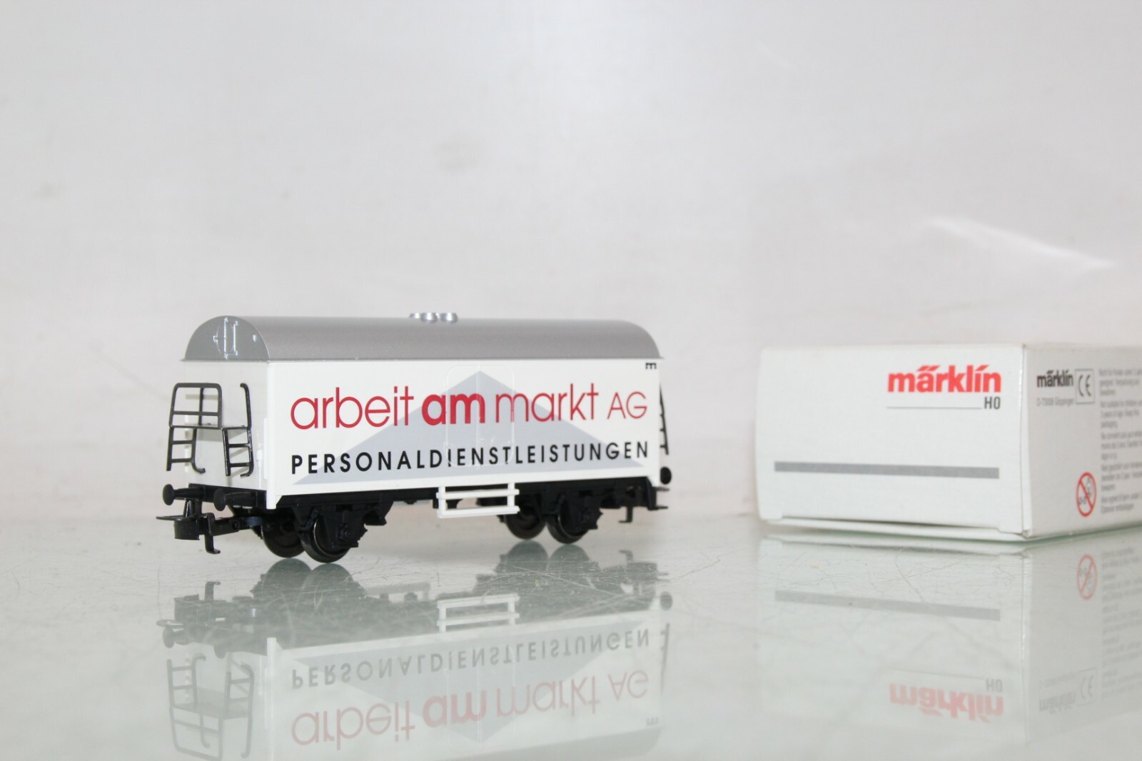 Märklin H0 K1023 Kühlwagen Sondermodell "Arbeit am Markt AG"  in OVP LW613